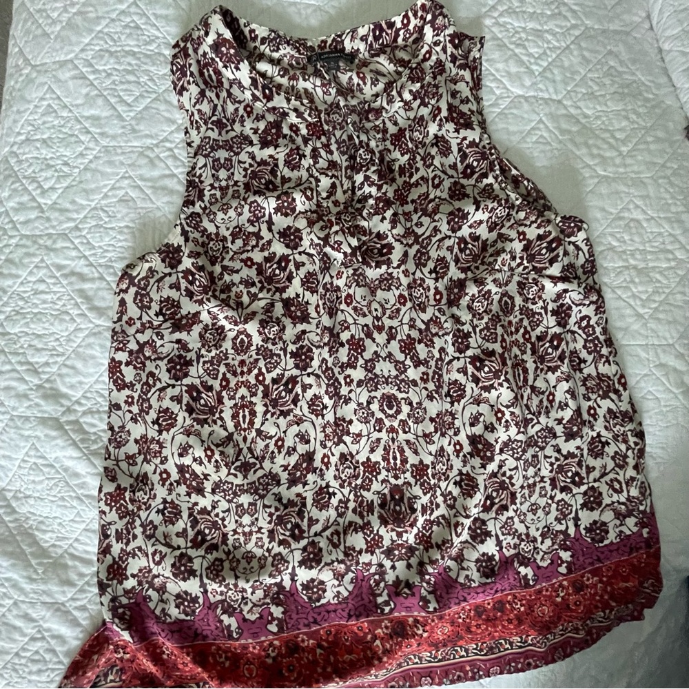 Split neck, sleeveless top.  XL Adrianna Papell